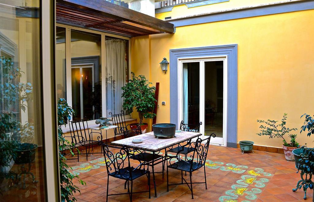 Bed And Breakfast Riviera Di Chiaia Turrisi Naples Luaran gambar